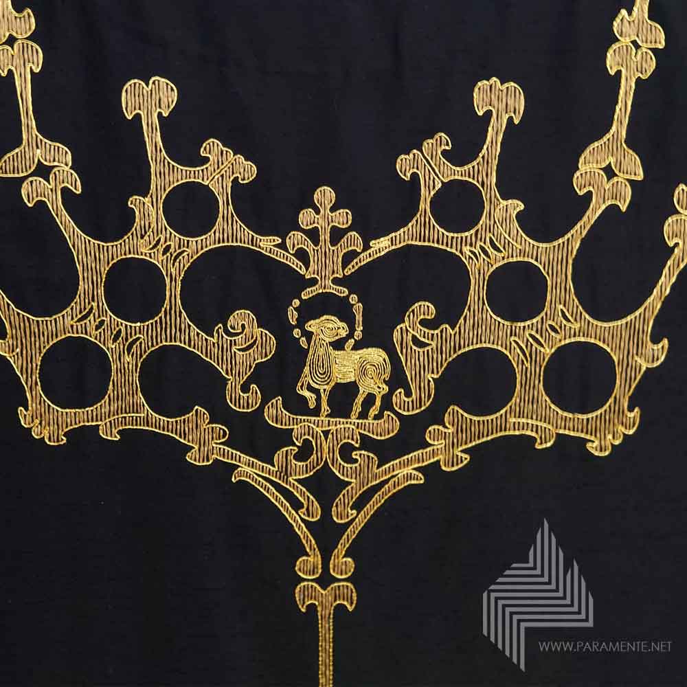Claus Kilian Festgewand festornat Gewand Handstickerei Japangold Kasel Messgewand Ornat Priestergewand reine Seide Reinseidenfutter Shantungseide twist schwarz schwarzes Kasel schwarze Kasel schwarzes Messgewand Requiem