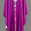Festgewand Gewand gewebt Handstickerei Hauptgewand Kasel Messgewand Ornat Priestergewand reine Seide Reinseidenfutter Seide Shantungseide twist violett violette Kasel violettes Gewand violtettes Meßgewand marcel Schultheiß leidenswerkzeuge fastenzeit