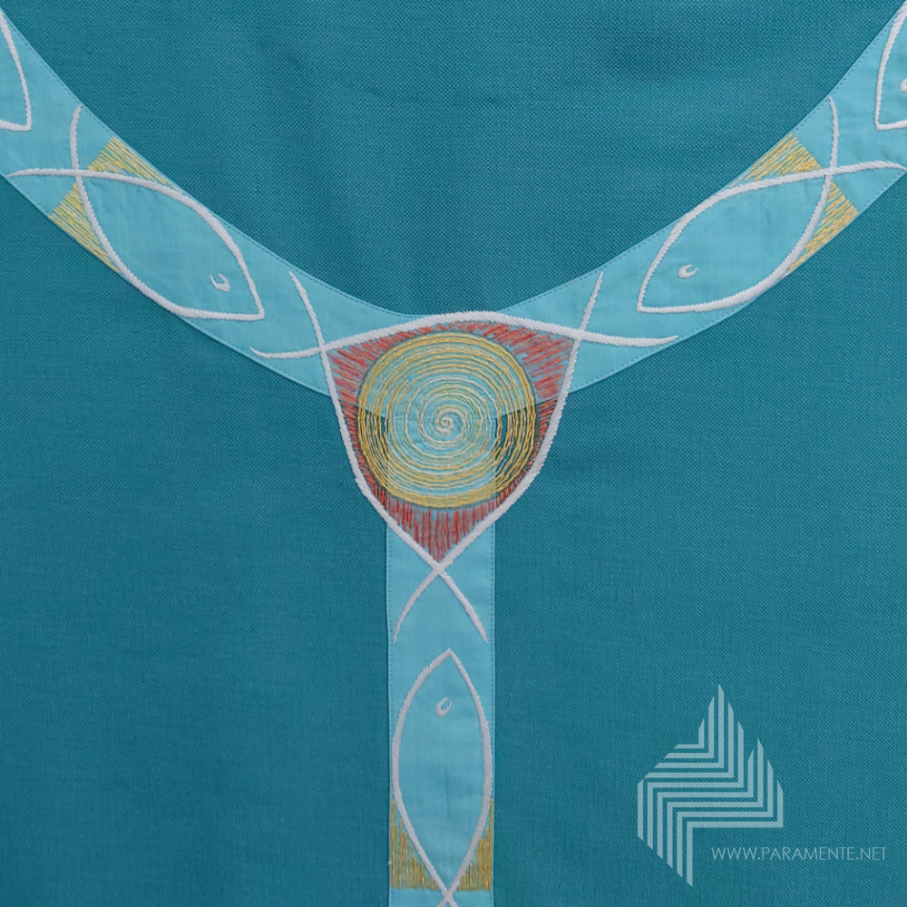 Applikationen Festgewand Gewand grün grüne Kasel grünes Gewand Hauptgewand Kasel Messgewand Ornat Priestergewand reine Seide Seide handstickerei handstickerei in twist twist Marcel Schultheiß Fische Ichtus