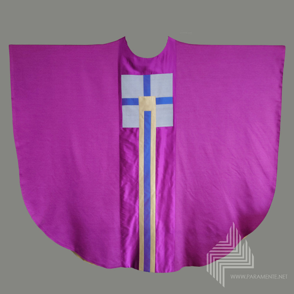 Applikationen Doupionseide Festgewand Gewand Hauptgewand Irene Rothweiler Ornat reine Seide Reinseidenfutter Seide violett violette Kasel violettes Messgewand adventszeit fastenzeit