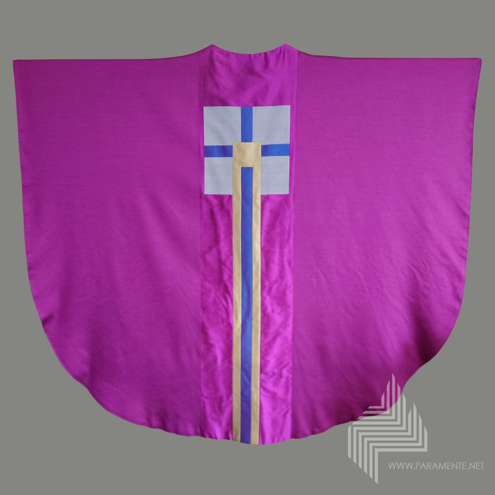 Applikationen Doupionseide Festgewand Gewand Hauptgewand Irene Rothweiler Ornat reine Seide Reinseidenfutter Seide violett violette Kasel violettes Messgewand adventszeit fastenzeit