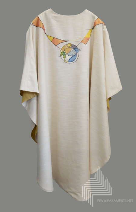 Applikationen Doupionseide Festgewand Gewand gewebt handgewebt Handstickerei Handwebstoff Hauptgewand Japangold Kasel Messgewand Ornat Priestergewand reine Seide Seide weiß weiße Kasel Schöpfung