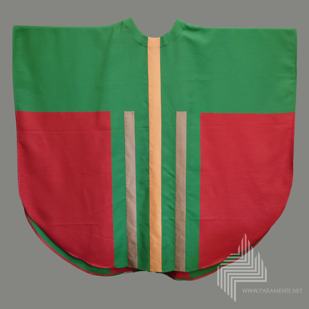 Applikation in reiner Seide eingewebtes Motiv Festgewand Gewand gewebt Hauptgewand Kasel Messgewand Ornat Priestergewand reine Seide Seide grün grüne Kasel grünes Messgewand